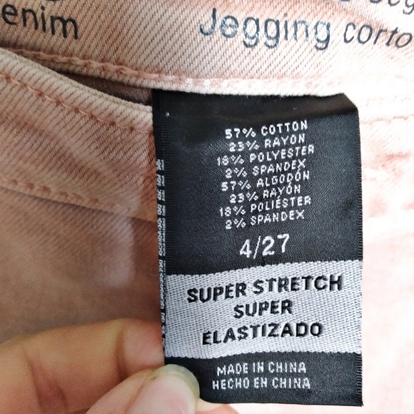 Mossimo Pink Super Stretch Cropped Jeggings Size 4/27 - Picture 7 of 8